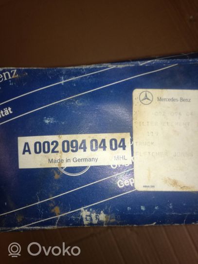 Mercedes-Benz W123 Filtr powietrza  0020940404