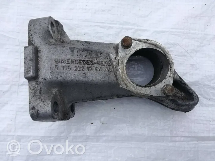 Mercedes-Benz 200 300 W123 Engine mount bracket 1152231704