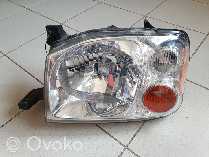 Nissan NP300 Lampa przednia 26075VL36A