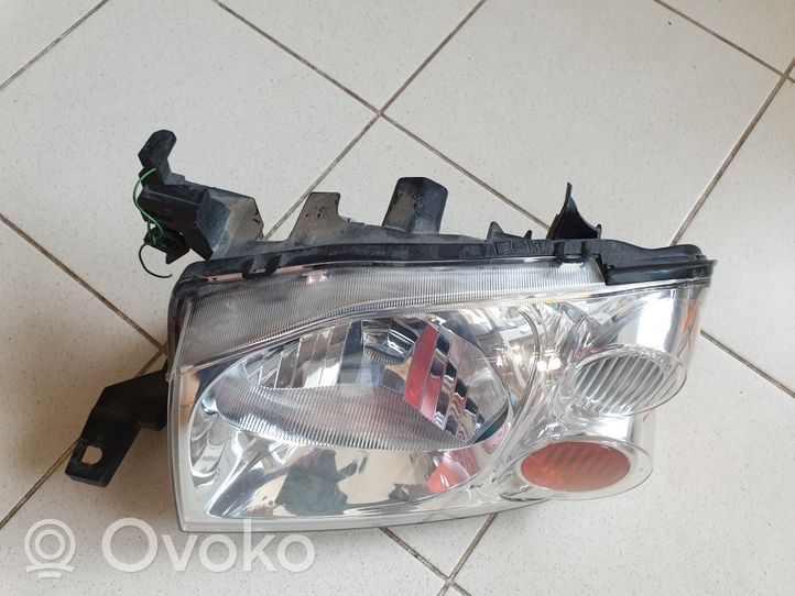 Nissan NP300 Phare frontale 26075VL36A