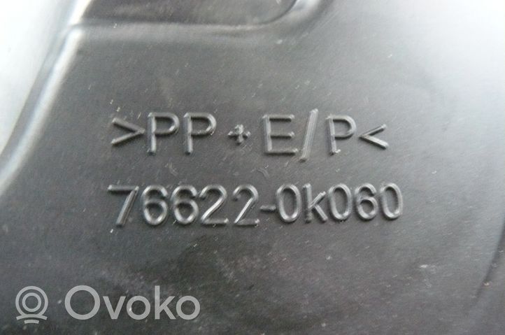 Toyota Hilux (AN10, AN20, AN30) Eturoiskeläppä 766220K060