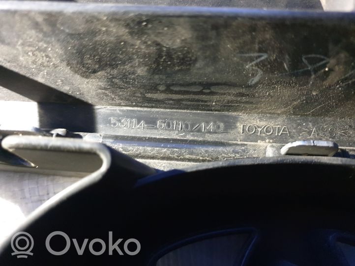 Toyota Land Cruiser (J200) Etupuskurin ylempi jäähdytinsäleikkö 5311460110