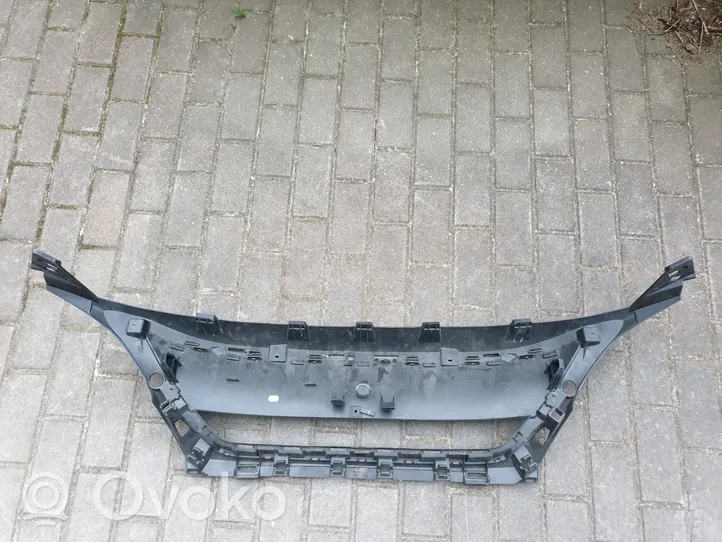 Peugeot 5008 II Maskownica / Grill / Atrapa górna chłodnicy 9815317777