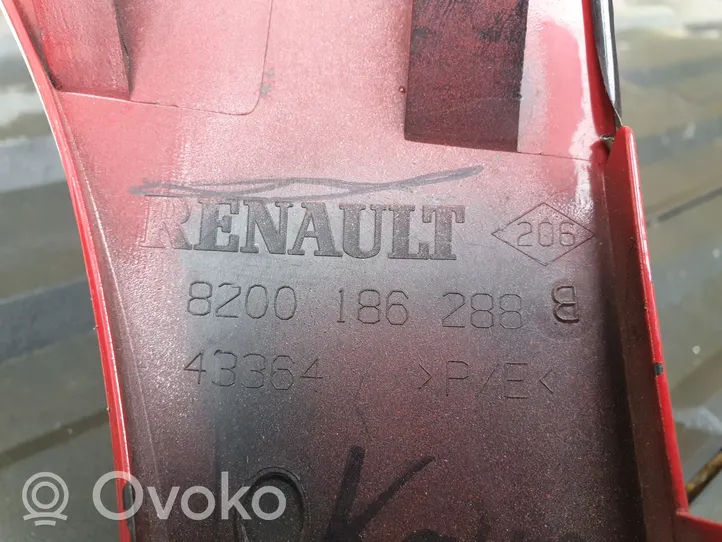 Nissan Kubistar Верхняя решётка 8200186288