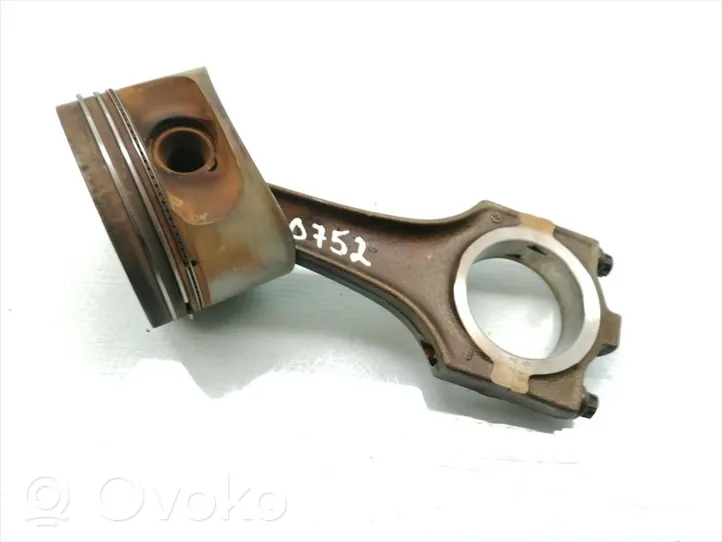 BMW 7 E38 Piston with connecting rod 1715411