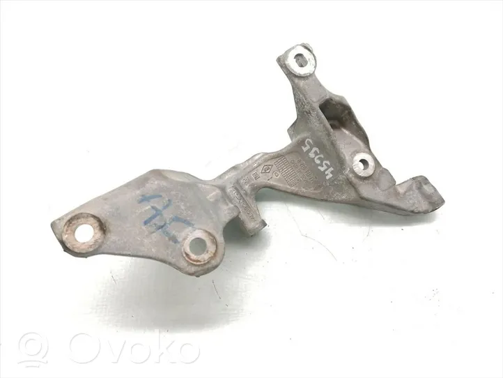 Mercedes-Benz Vito Viano W447 Engine mounting bracket 147174072R