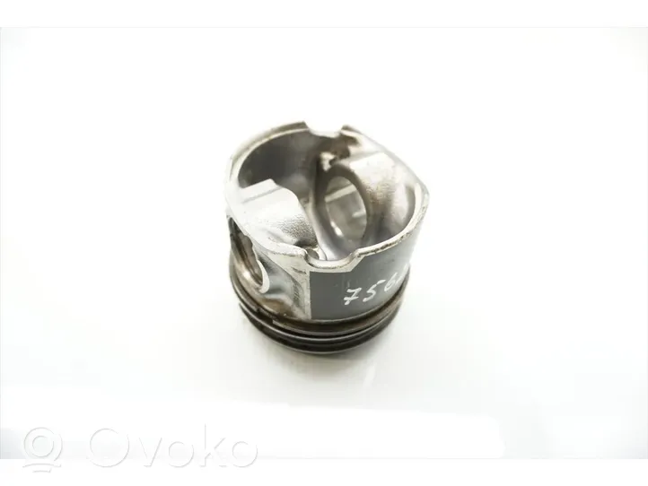 Volkswagen Touareg II Piston 