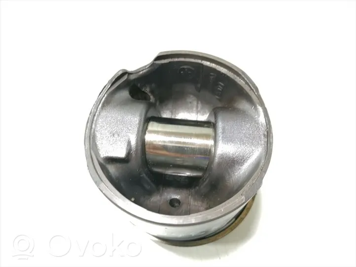 Volvo XC70 Piston 