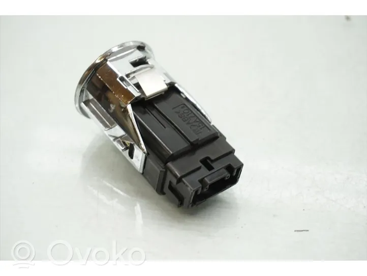 Toyota Prius (XW20) Moottorin start-stop-painike/kytkin 15A7102