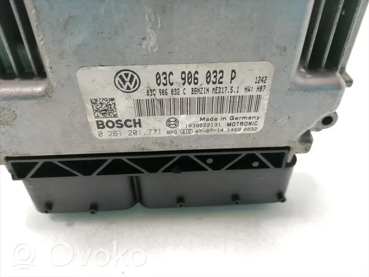 Volkswagen Golf V Sterownik / Moduł ECU 03C906032P