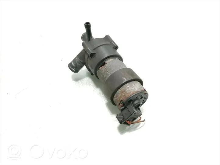 Mercedes-Benz C W203 Pompe de circulation d'eau, chauffage auxiliaire Webasto A203835016