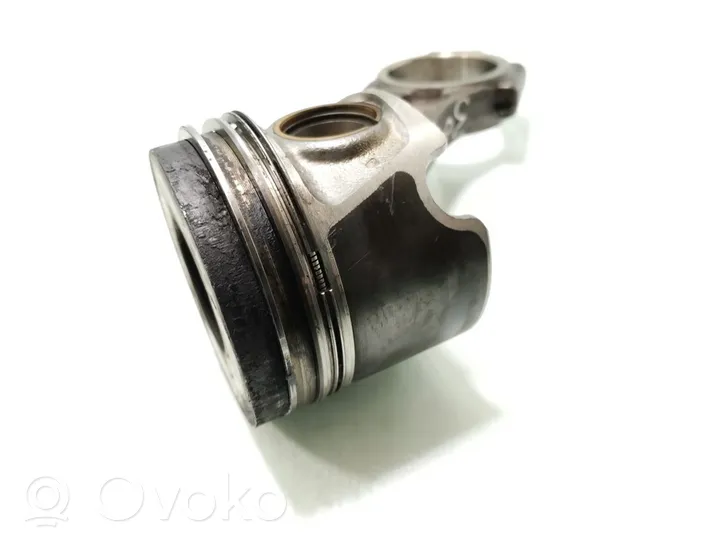 Audi A6 S6 C6 4F Piston with connecting rod 