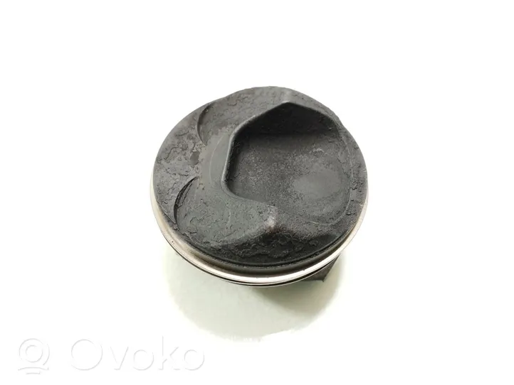 Audi A4 S4 B6 8E 8H Piston 