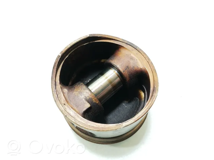 Volvo S70  V70  V70 XC Piston 