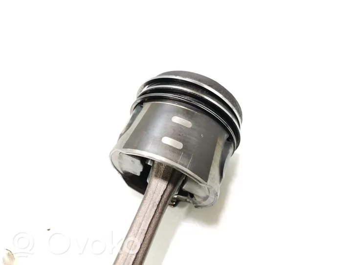 Peugeot 3008 II Piston avec bielle 