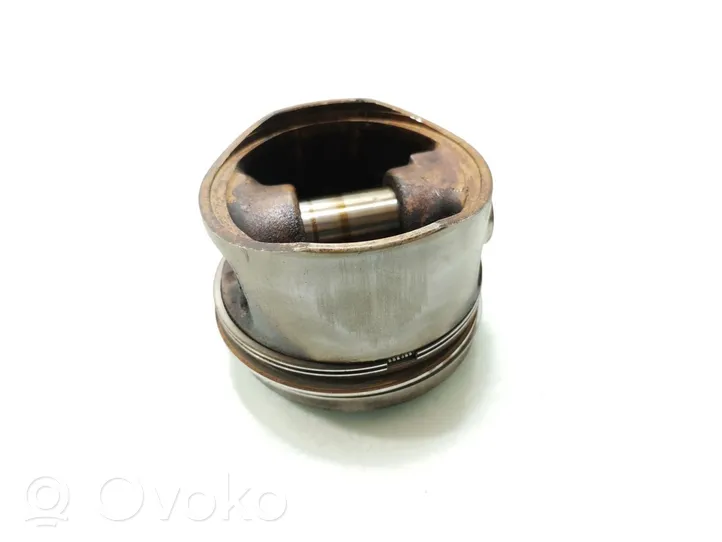 Volvo S70  V70  V70 XC Piston 