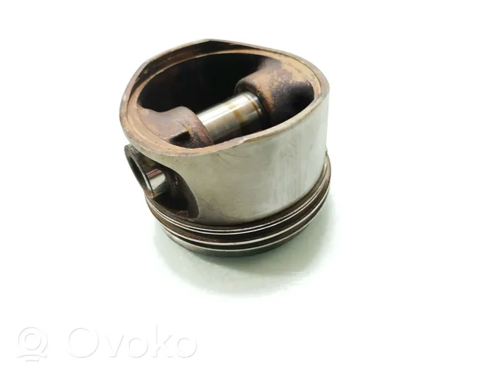 Volvo S70  V70  V70 XC Piston 