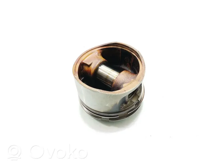 Volvo S70  V70  V70 XC Piston 