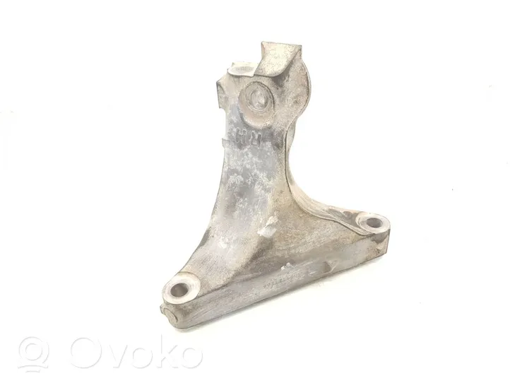 Subaru Outback Supporto di montaggio scatola del cambio 30450AA021