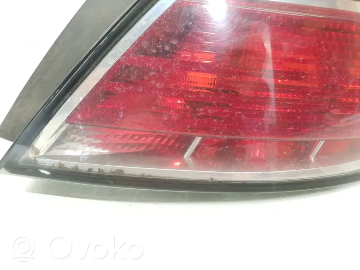 Opel Astra H Lampa tylna 13222325