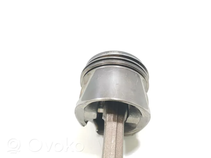 Volkswagen Eos Piston with connecting rod 