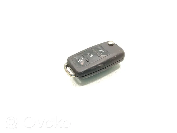 Volkswagen Jetta VI Ignition key/card 5K0837202