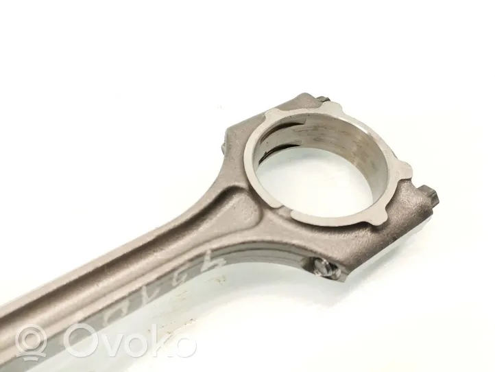 KIA Niro Piston with connecting rod 