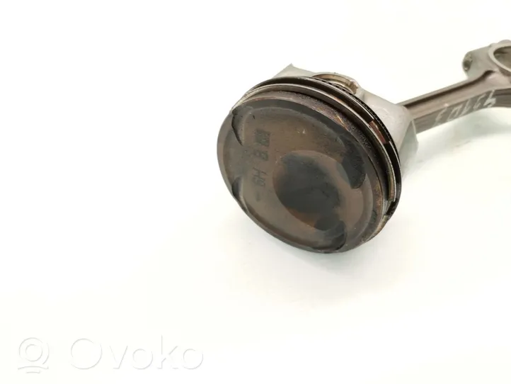 KIA Niro Piston with connecting rod 