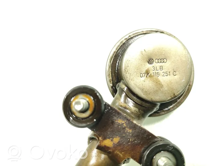 Volkswagen Jetta V Oil pump 07K115105G