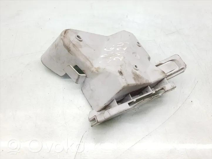 Ford Focus Soporte de montaje del parachoques trasero F1EB-17A881-A