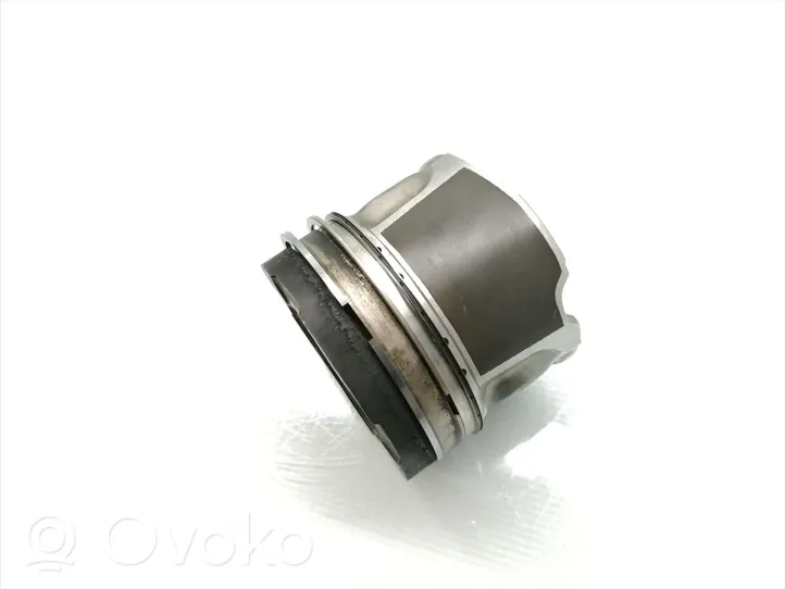 Toyota Avensis T270 Piston 