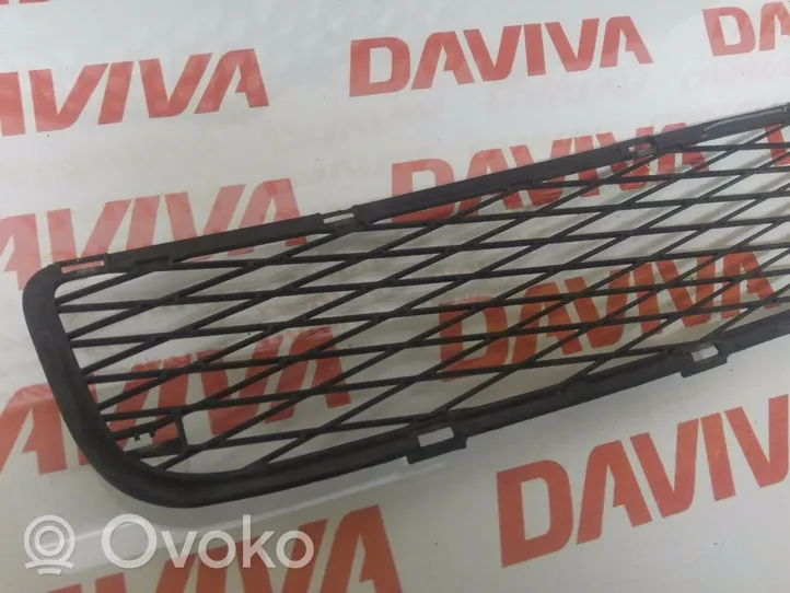 Toyota Yaris Grille inférieure de pare-chocs avant 53112-0D050