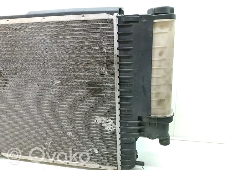 BMW Z3 E36 Dzesēšanas šķidruma radiators 8372039