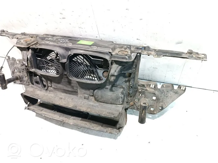 BMW 5 E39 Support de radiateur sur cadre face avant 