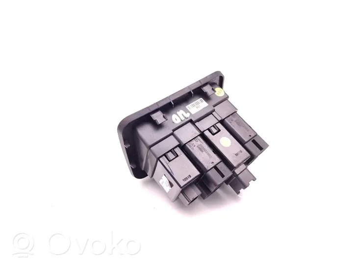 Hyundai Santa Fe Fog light switch 202002962