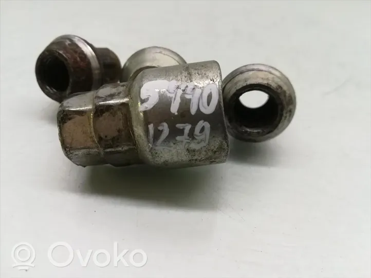 Volvo C30 Nuts/bolts --