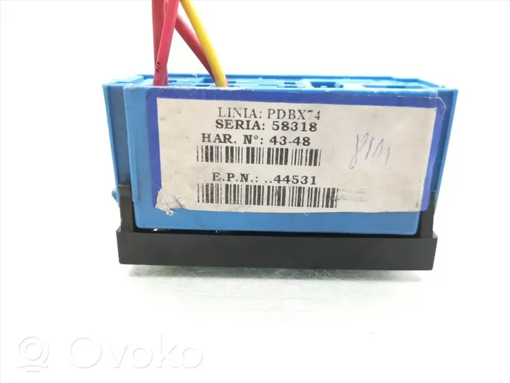 Renault Laguna II Module de fusibles PDBX74