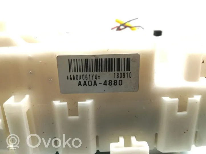 Suzuki Vitara (LY) Ramka / Moduł bezpieczników AA0A-4880