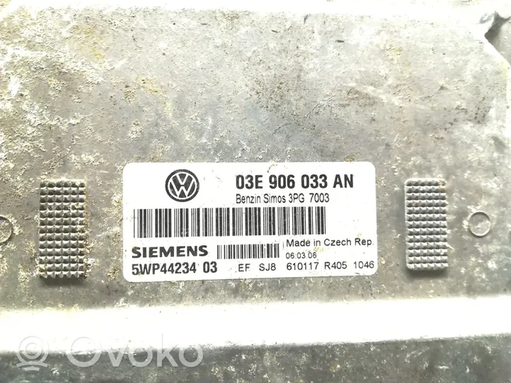 Skoda Fabia Mk1 (6Y) Calculateur moteur ECU 03E906033AN