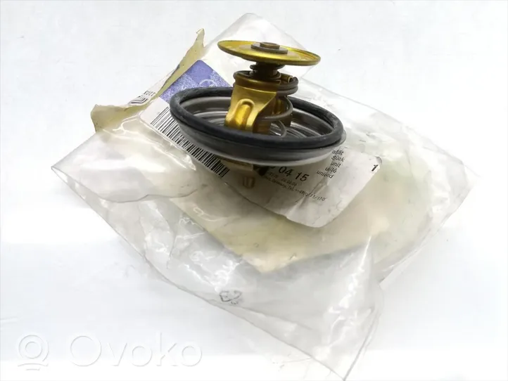 Mercedes-Benz W123 Boîtier de thermostat / thermostat A6162000415