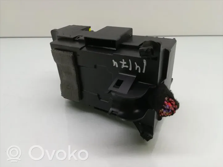 Opel Mokka X Module de fusibles 6-2109261-2