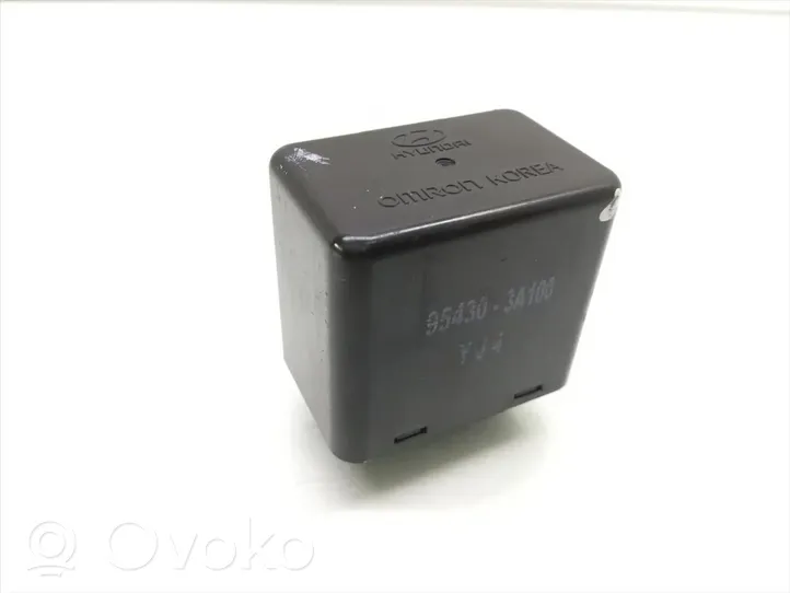 Hyundai Trajet Window wiper relay 95430-3A100