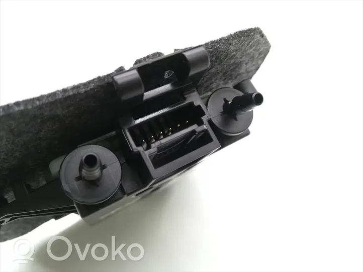 Opel Insignia A Central locking vacuum pump 00949174