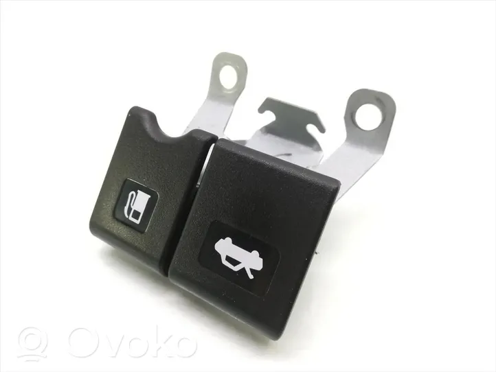 Renault Kadjar Fuel tank opening switch --