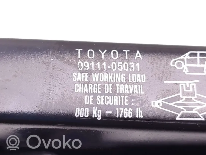 Toyota Auris 150 Tunkki 09111-05031