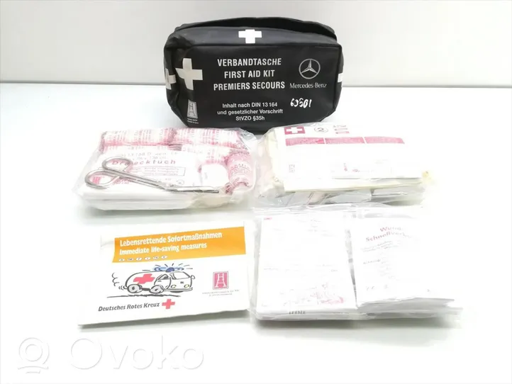 Mercedes-Benz C W203 Kit di pronto soccorso 