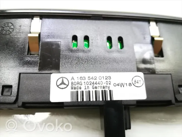 Mercedes-Benz ML W163 Parking PDC sensor display screen A1635420123