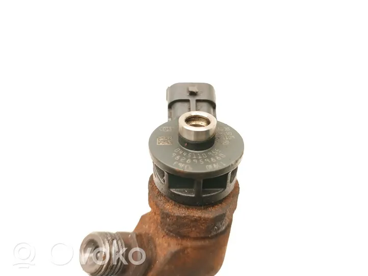 Opel Vivaro Fuel injector 9828959880