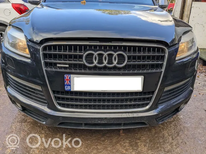 Audi Q7 4L Priekio detalių komplektas 