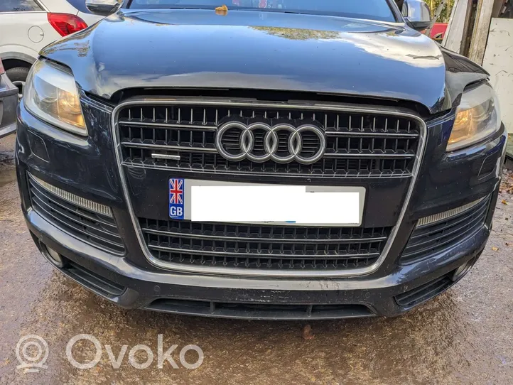 Audi Q7 4L Priekio detalių komplektas 